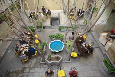 Internationale Begegnungen im Hostel in Isfahan