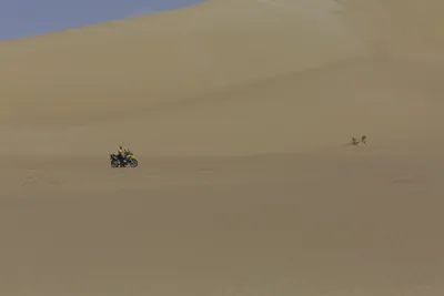 Guenter spielt im Sandkasten...