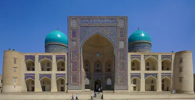 Mir-i-Arab Madrasa - eine Theologie-Schule